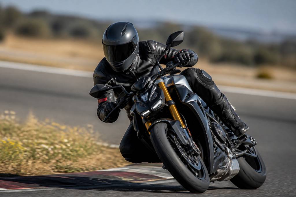 Moto vite : les meilleures astuces pour gagner en performance sur route et circuit