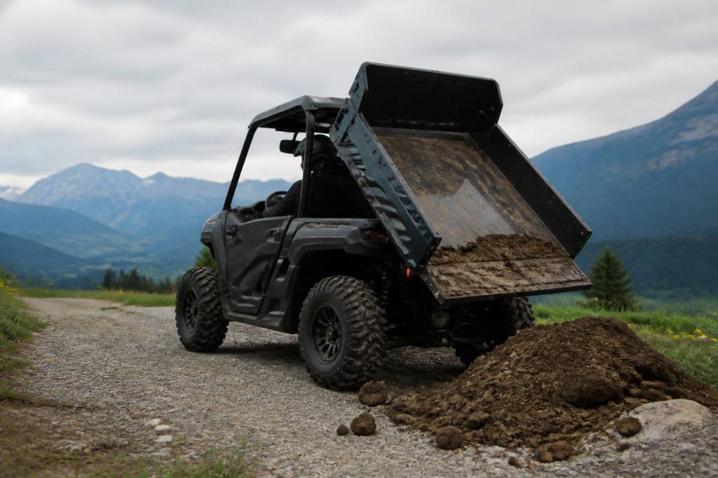 Buggy avec benne : comment bien choisir son modèle pour le transport et les travaux